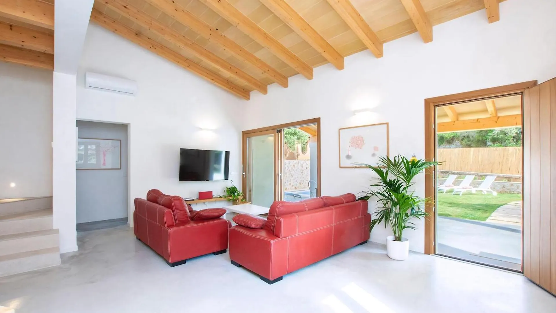 Villa Mar Clara Cala de Sant Vicenc 0*,